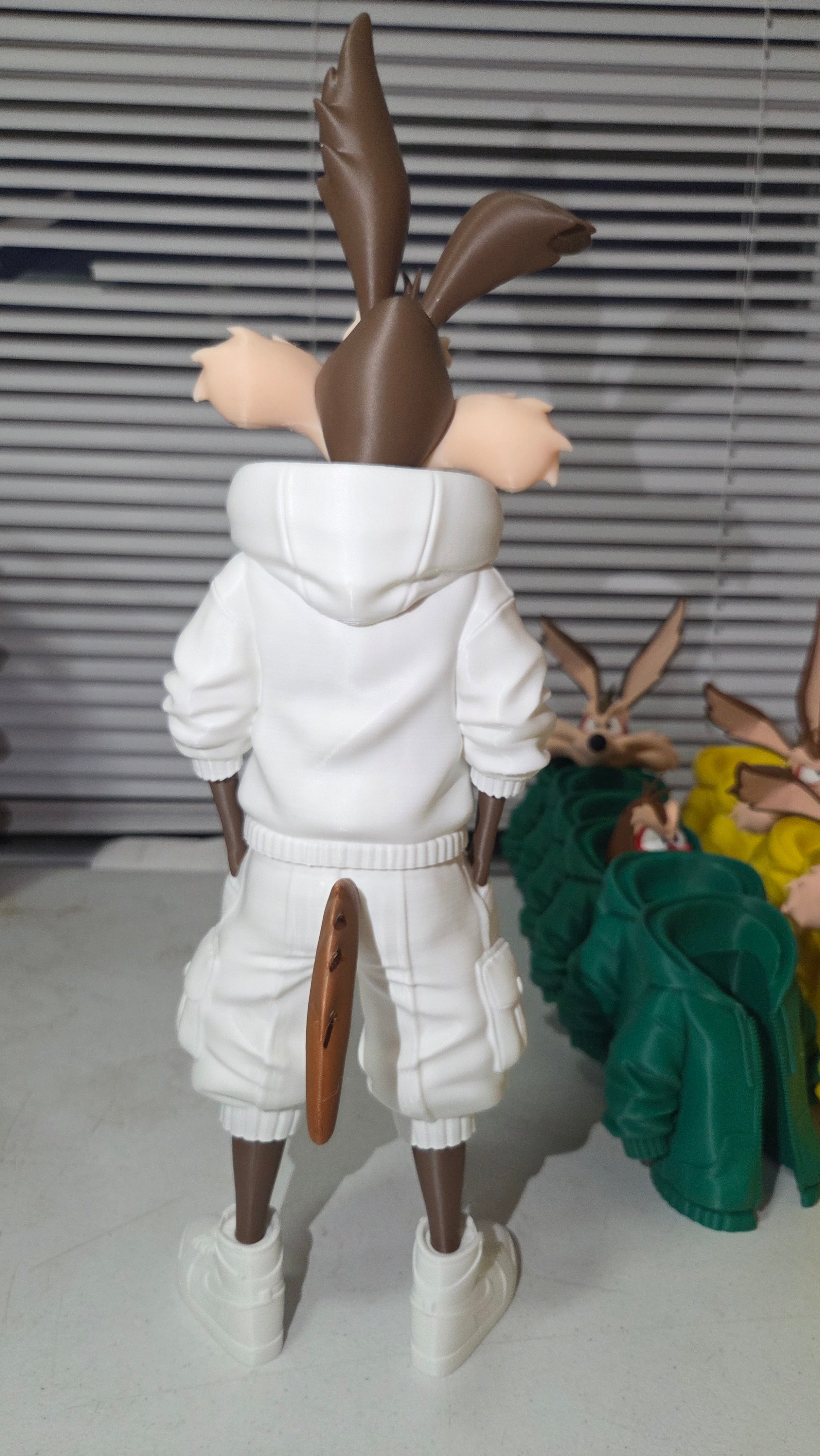 Usa coyote willie and bugsbunny colombian