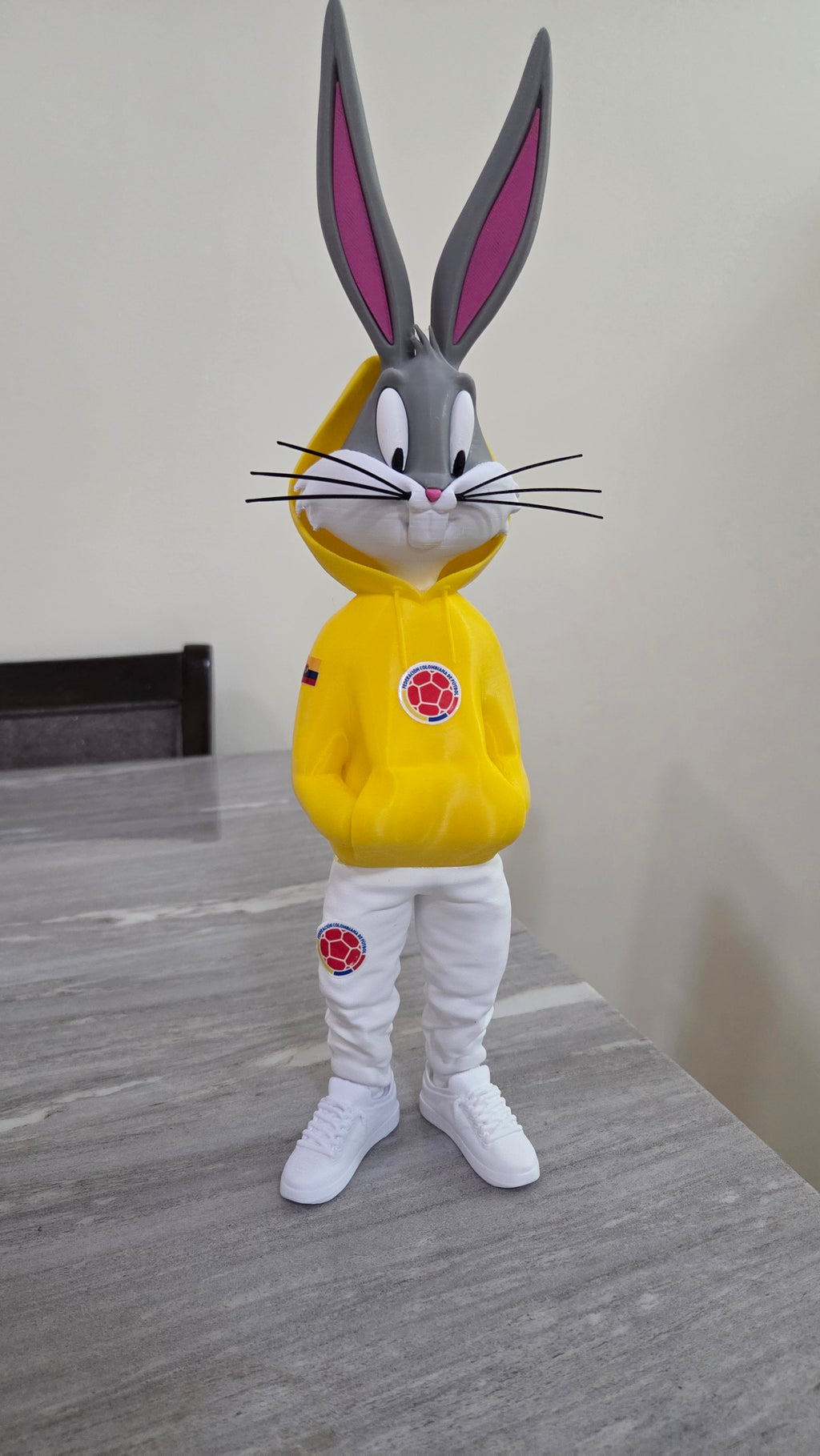 Usa coyote willie and bugsbunny colombian